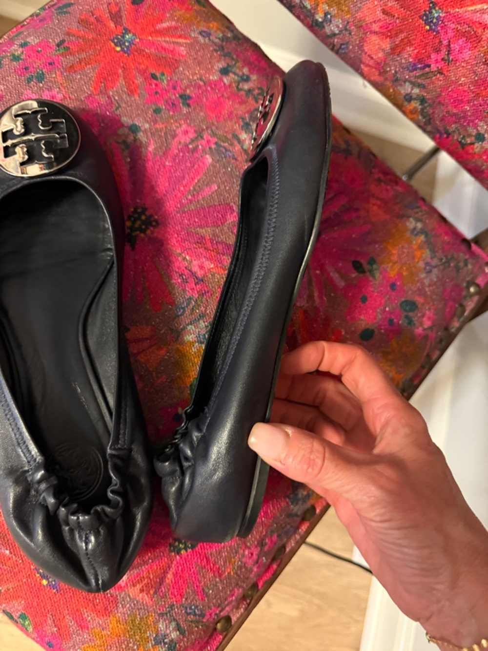 Tory Burch Dark Navy Leather Logo Round-Toe Ballet Flats - Picture 6 of 8